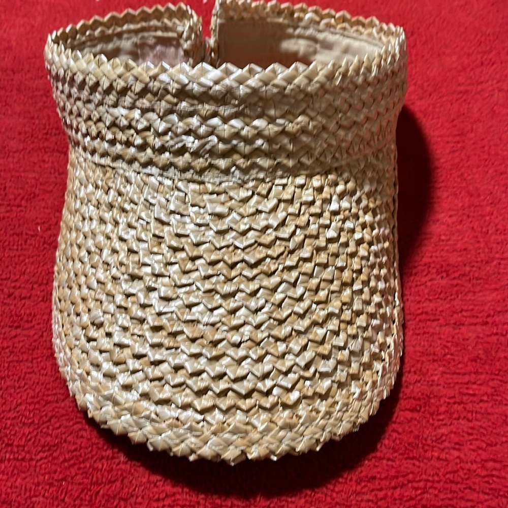 NWOT Straw Visor One Size